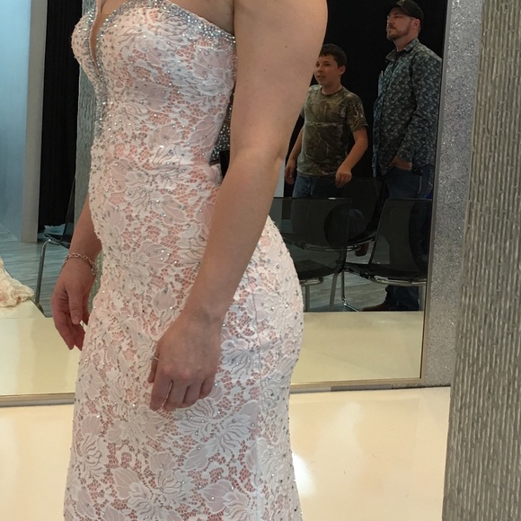 PROM DRESS - Picture 2 of 3